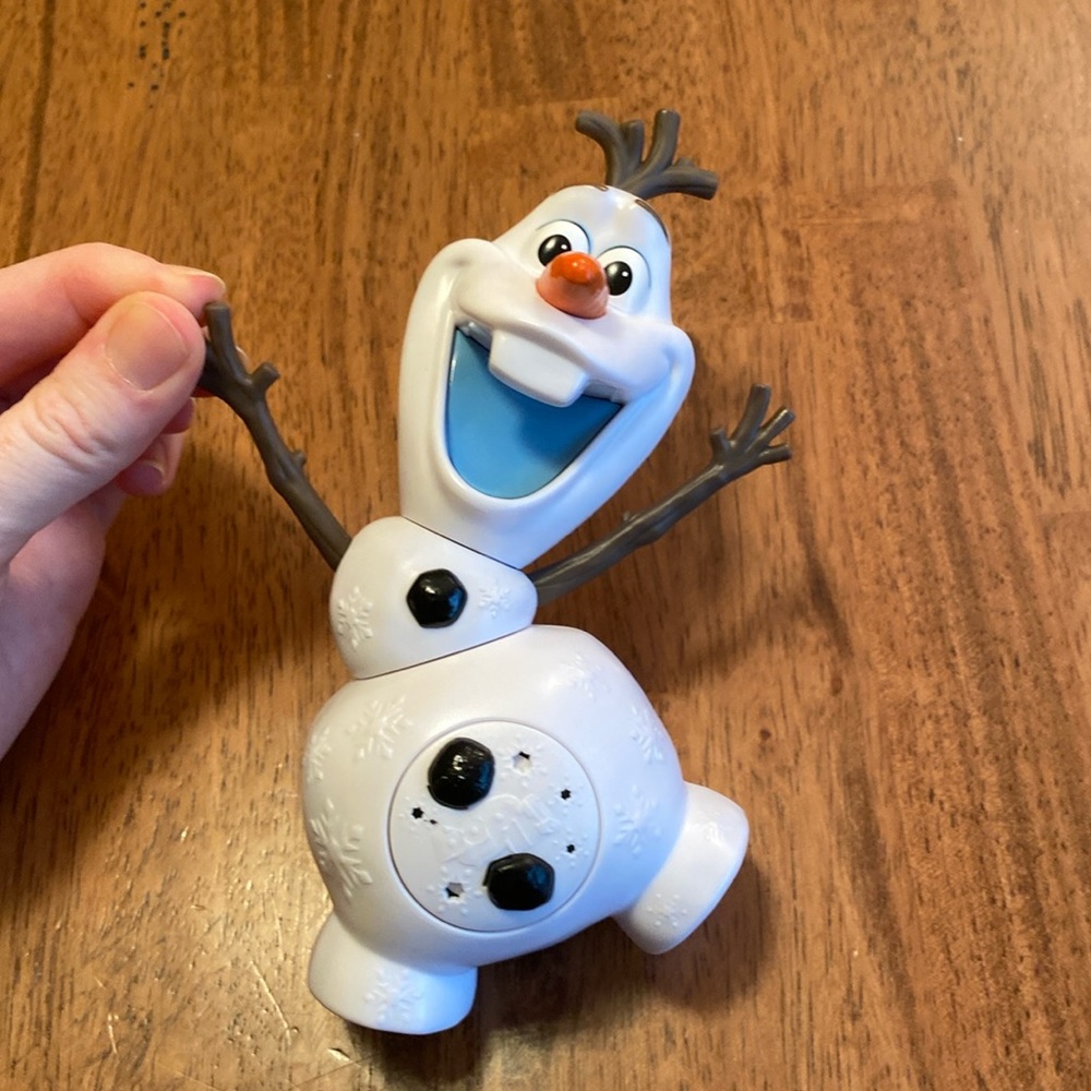 Olaf Bop it game